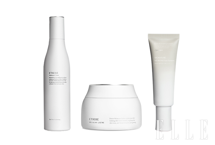 1of3 (왼쪽부터) 에트셀 멜라케어 토너, 에트셀 멜라케어 크렘, 시그니처 비트 로제 선스크린으로 구성된 톤업케어 3주 패키지. 7만9천8백원, 디마르3.