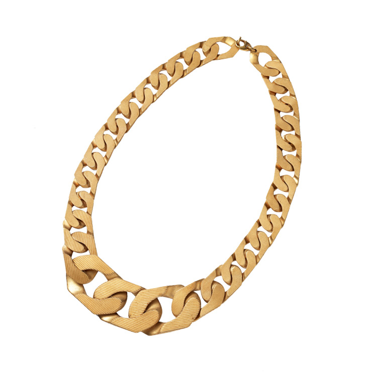 볼륨감 있는 체인 네크리스는 가격 미정, Ports 1961.