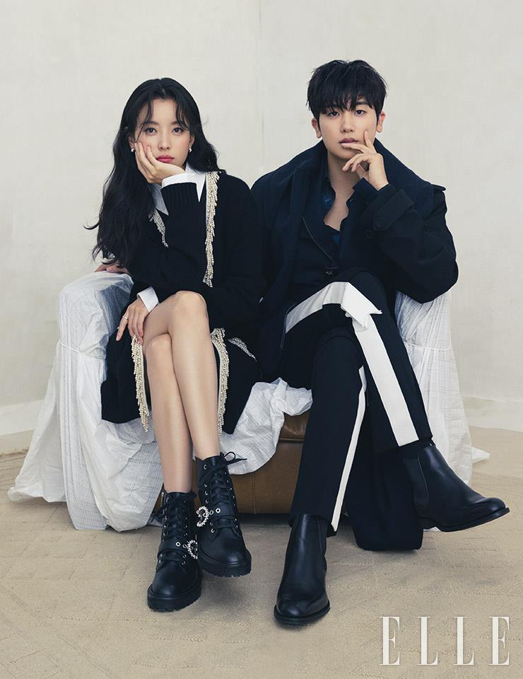한효주가 입은 셔츠 드레스와 카디건은 모두 Chanel. 박형식이 입은 셔츠와 베스트, 팬츠, 코트는 모두 Dior Homme. 슈즈는 Church's.