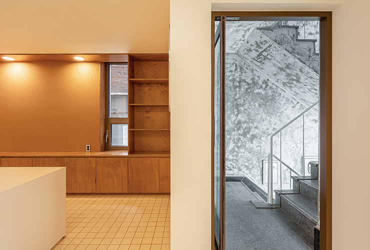 '서계동 빌라집’. 지하와 지상 1, 2층은 콘크리트 구조이고 3, 4층은 조적식 구조여서 최대한 내부 벽체를 살렸다.