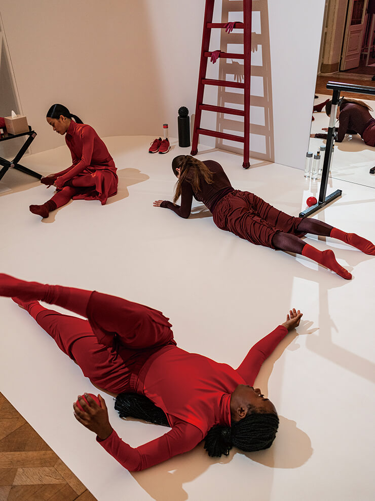  ‘제스처’라는 키워드를 전달하기 위한 아티스트들의 퍼포먼스. 