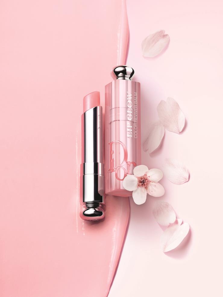 어딕트 립 글로우, 10가지 쉐이드, 4만5천원대, Dior.