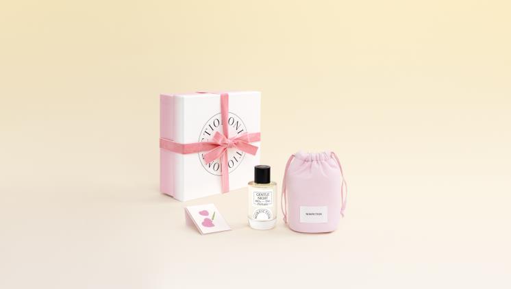 논픽션 오 드 퍼퓸 + 퍼퓸 파우치 100ml 12만8천원.