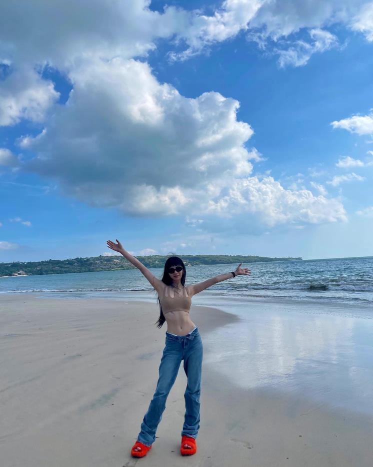 @jin_a_nana