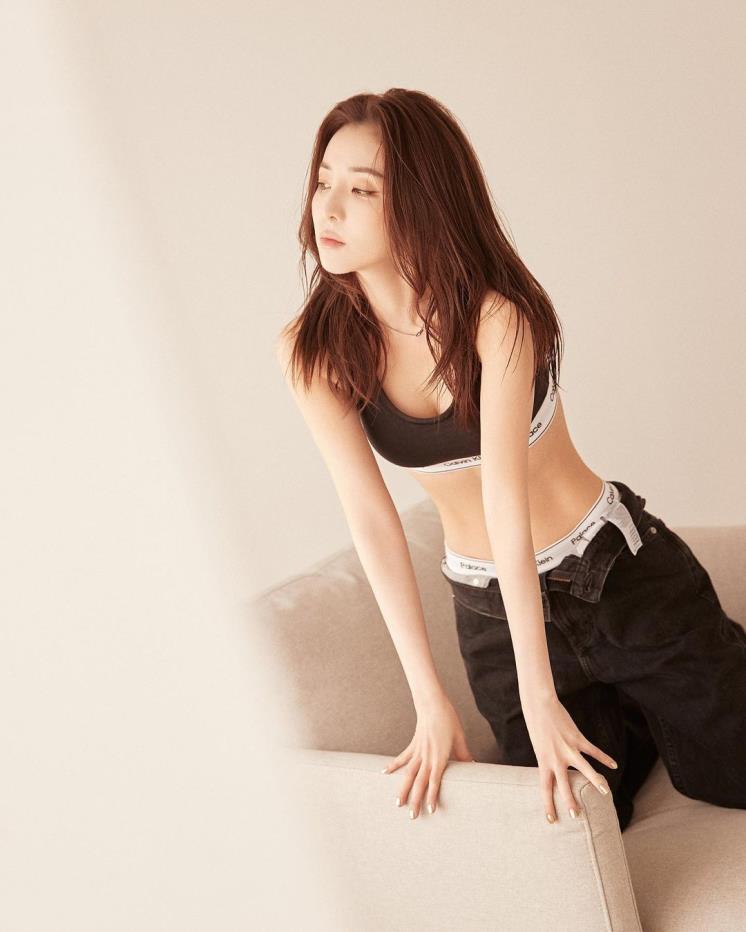 산다라박 복근