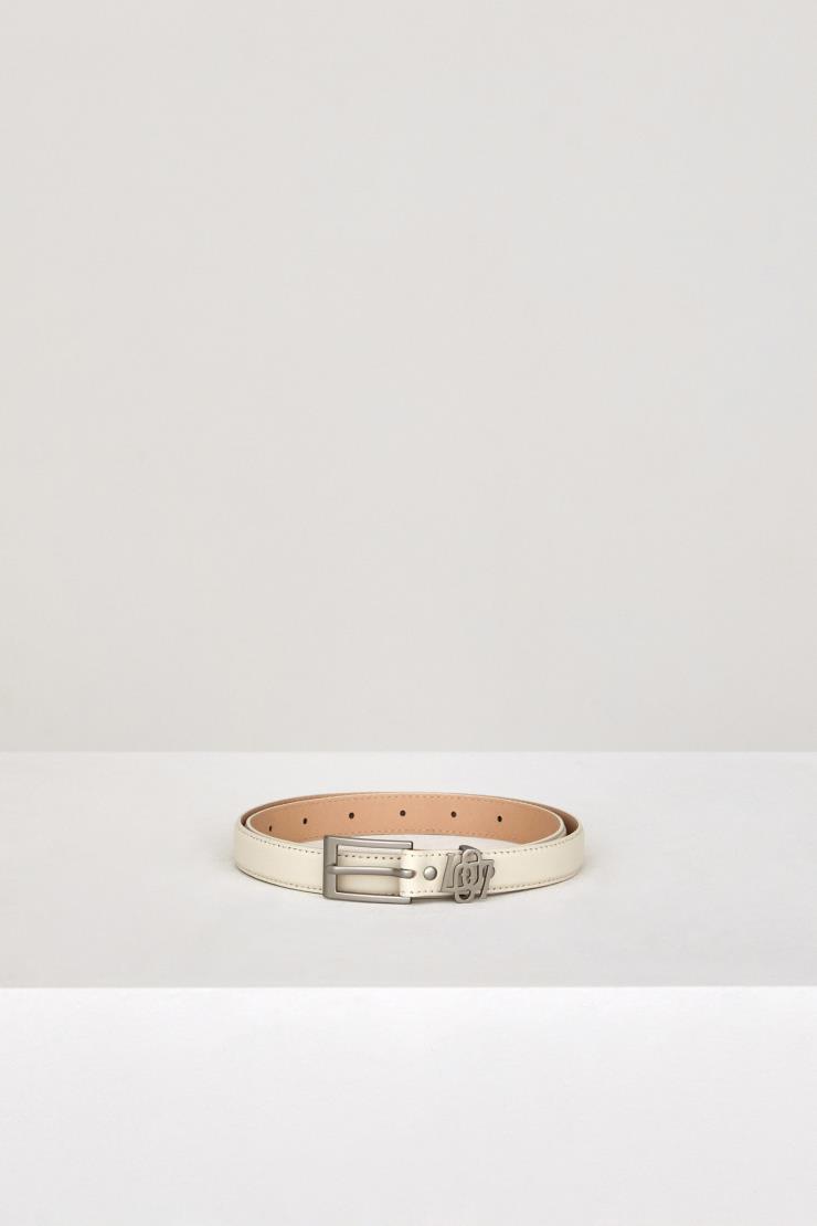 스키니한 사이즈라 활용도가 높은 로고 벨트, LOW CLASSIC