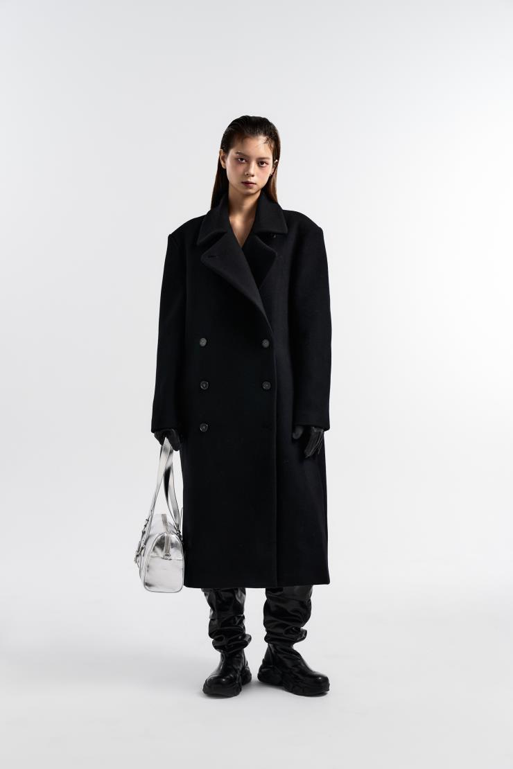 <L.e.e.y>의 'SOLUTION' 컬렉션 룩북