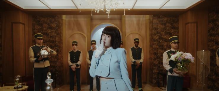 SOMI - 'What You Waiting For' M/V에서 캡쳐.