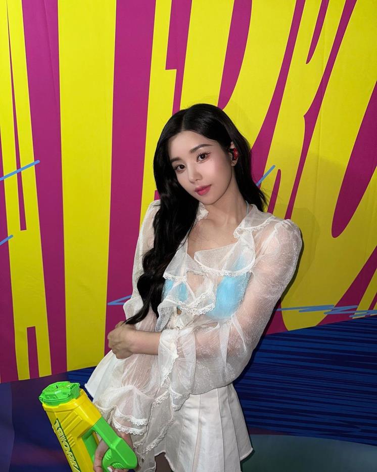 권은비 