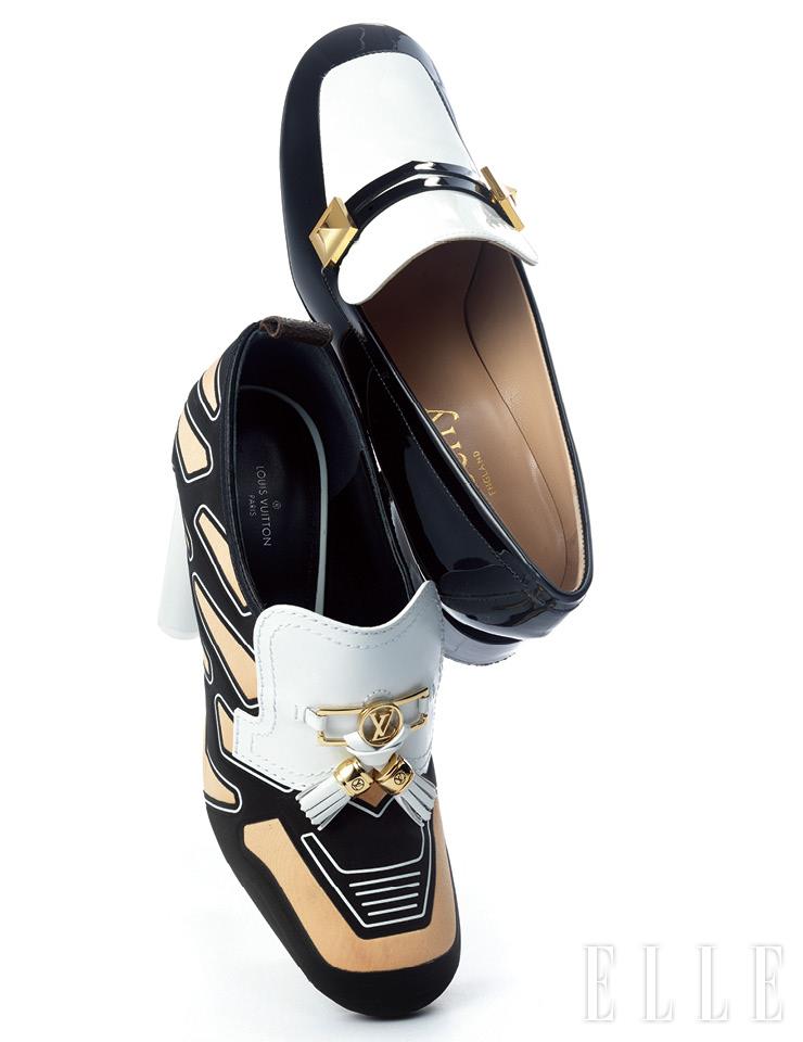 블랙 앤 화이트의 투 톤 로퍼는 72만9천원, Mulburry. 유니크한 프린트의 스위프트 로퍼는 1백45만원, Louis Vuitton.