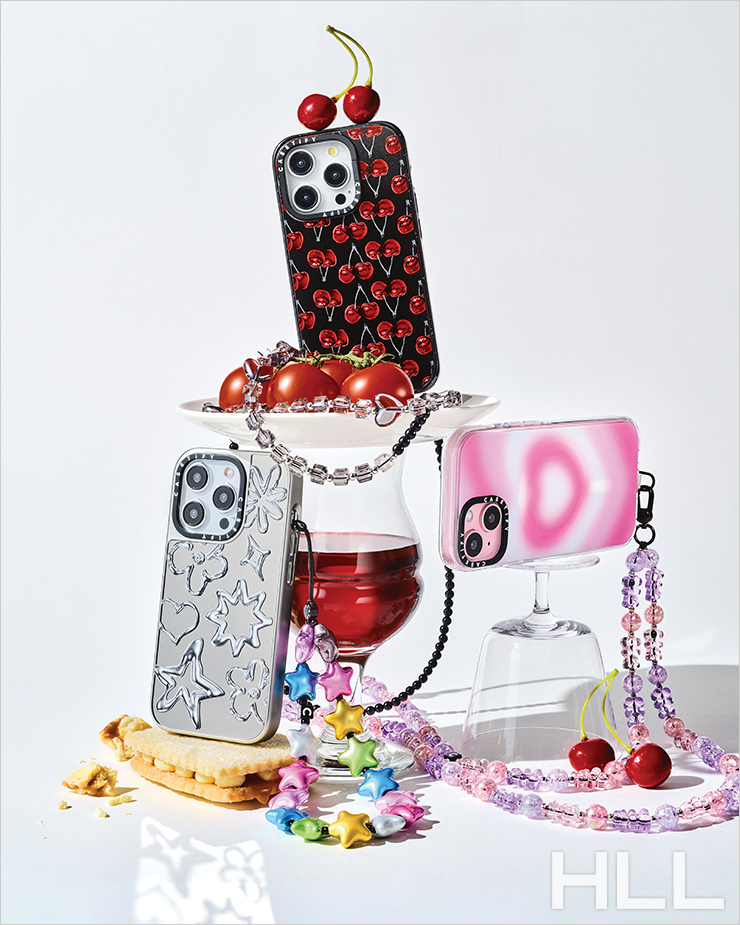  케이스티파이만의 독자적인 설계로 슬림하지만 강력한 충격 흡수력을 갖췄다. (위부터 시계 방향으로) 임팩트 링 스탠드 케이스 9만4천원, 하트 크로스바디 비즈 스트랩 8만3천원, 클리어 케이스 8만3천원, 구미 베어 크로스바디 비즈 스트랩 8만3천원, 실버 미러 케이스 8만3천원, 팝 스타 비즈 스트랩 5만원 모두 CASETIFY.