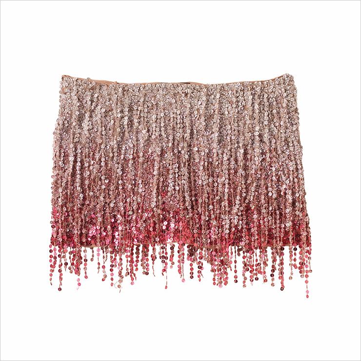 비즈를 화려하게 장식한 스커트는 2백98만원, Blumarine.