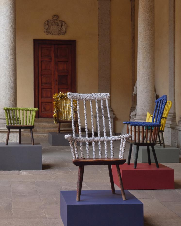 ‘로에베 체어(LOEWE Chairs)’
