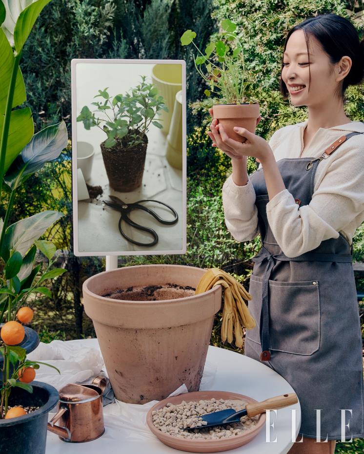 LG스탠바이미 1백 29만원. *로테이팅: Total 180&deg;(시계방향:90&deg;,반시계방향:90&deg;)/ 스위블:Total 130&deg;(좌65&deg;,우 65&deg;)/틸팅:전:25&deg;,후:25&deg; / 높낮이 : 1,265mm~1,065mm 가로화면 기준.