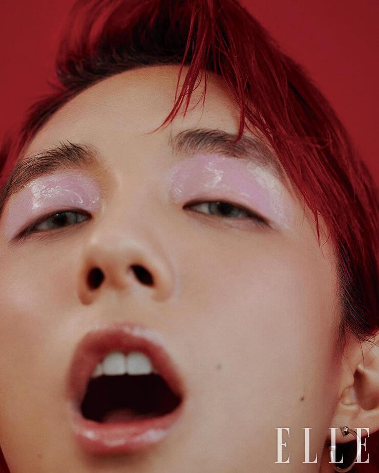 가수 홀랜드의 <엘르> 11월호 화보. 이 인연으로 뮤직비디오 작업까지! 