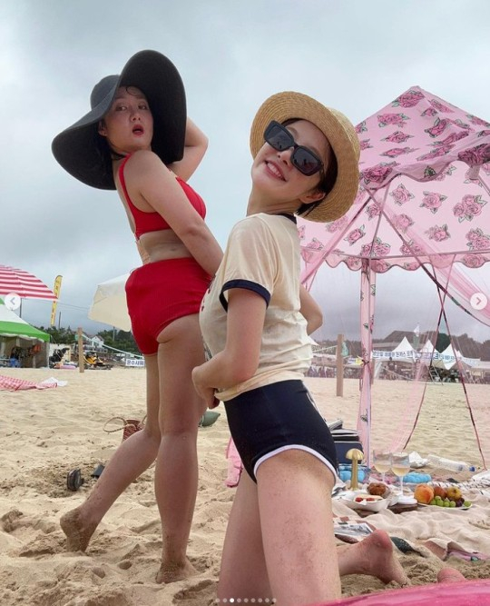 절친 황보라와 함께 비키니 패션을 선보인 박나래