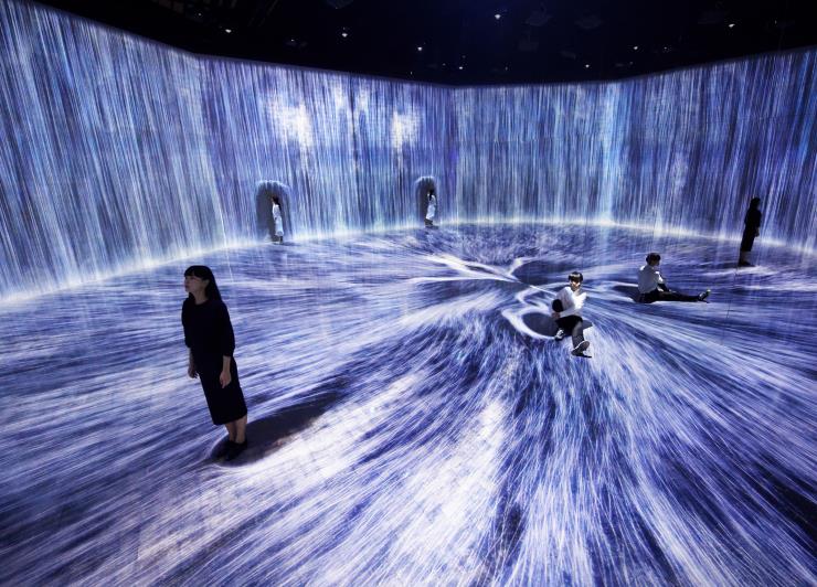 teamLab, <물 입자의 우주, Transcending Boundaries> © teamLab