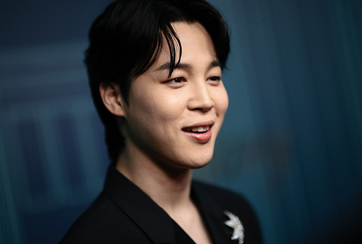 BTS 지민의 인기는 뉴욕에서도 대단했다. 랜드마크 앞은 지민을 외치는 아미들로 가득했다.