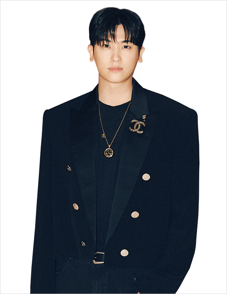 샤넬의 앰배서더 김고은부터 배우 한효주, 장윤주, 김유정, 박형식이 참석했다.