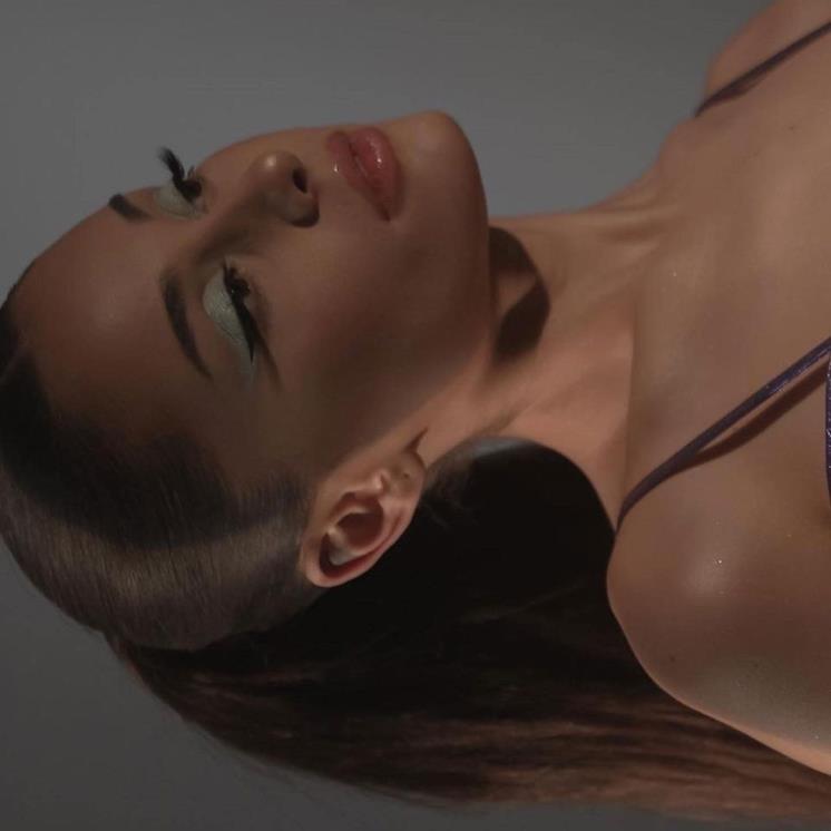 @arianagrande