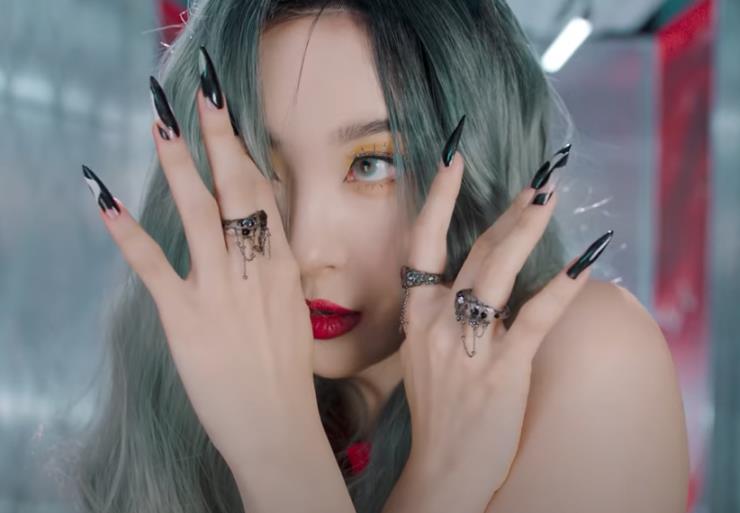 선미 MV <꼬리> 캡처