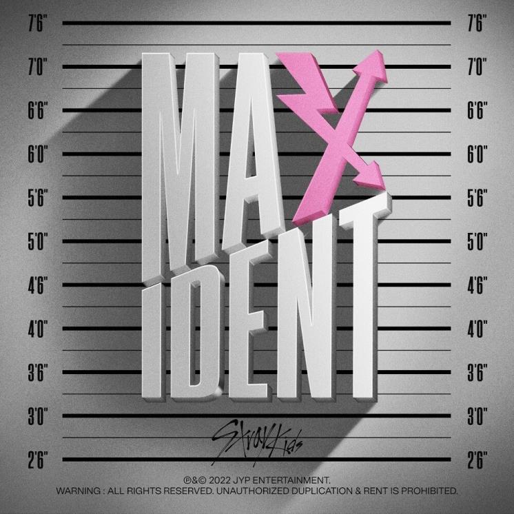 7위 - 스트레이 키즈 <MAXIDENT>