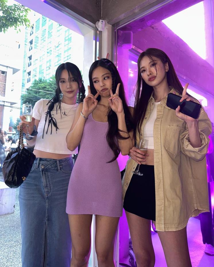수스와 제니, 모델 주희정