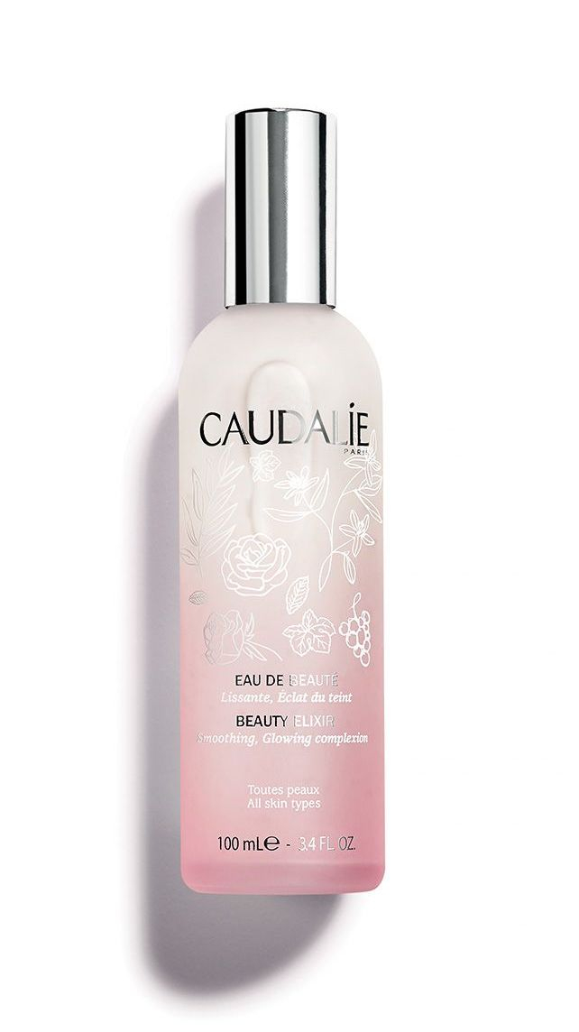 세안 후엔 토너로, 일상에선 미스트로, 파운데이션을 바른 후 픽서로도 사용할 수 있는 멀티 에센스 미스트인 뷰티 엘릭시르 리미티드 에디션. 1만8천원, Caudalie.