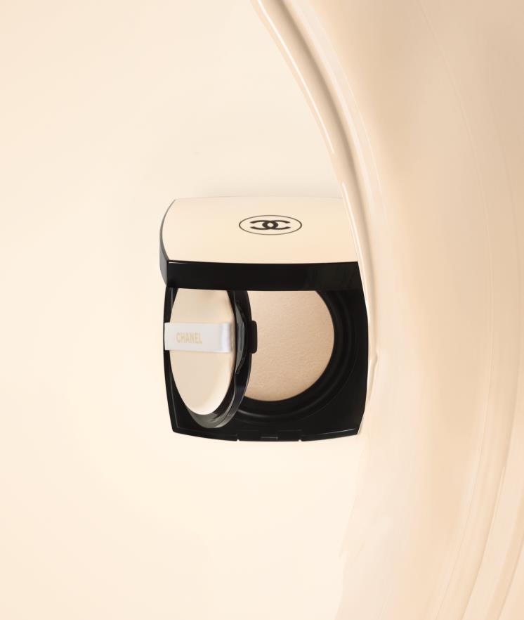 레 베쥬 헬시 글로우 젤 터치 파운데이션, 15g 10만원, 리필 7만4천원, Chanel.