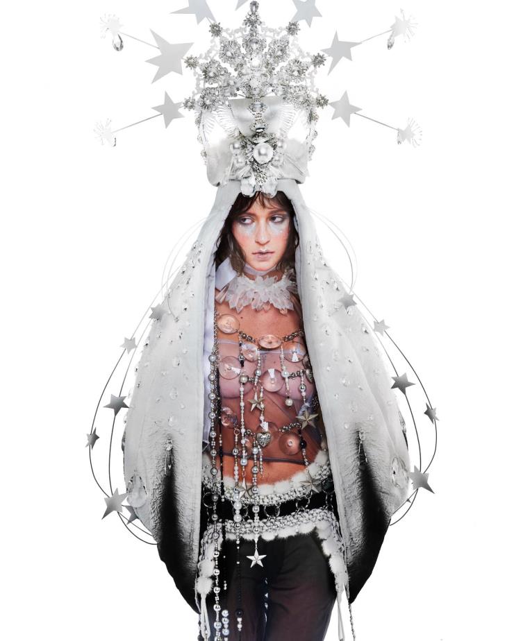 <EVE collection>의 Look 3 사진 디지털 ver.