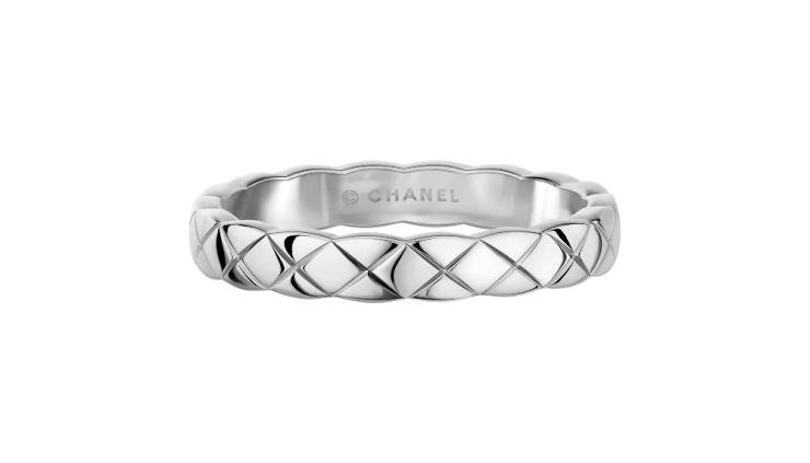 퀼팅 모티프의 18K 화이트골드 코코 크러쉬 미니 링