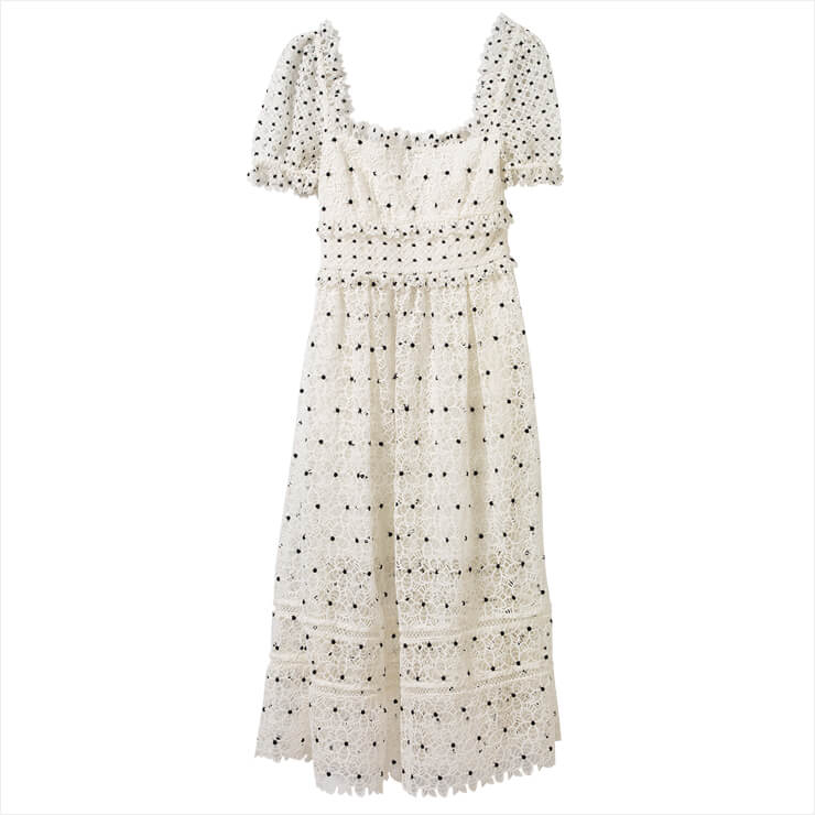 스퀘어 네크라인의 레이스 드레스는 84만원, Self Portrait by Hanstyle.