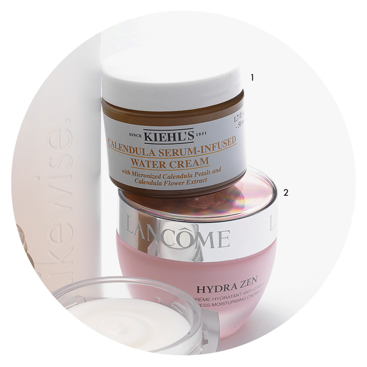 1 고농축 카렌듈라 꽃잎이 피부 장벽을 집중적으로 개선해 준다. 칼렌듈라 세럼 크림, 50ml 6만원대, Kiehl’s. 2 모링가 추출물이 피부 스트레스를 완화하고, 프렌치 로즈와 화이트 재스민이 수분 보호막을 형성해 민감한 피부를 촉촉하게 가꿔준다. 이드라젠 안티-스트레스 모이스처라이징 크림-젤, 8만9천원대, Lanc&ocirc;me. 
