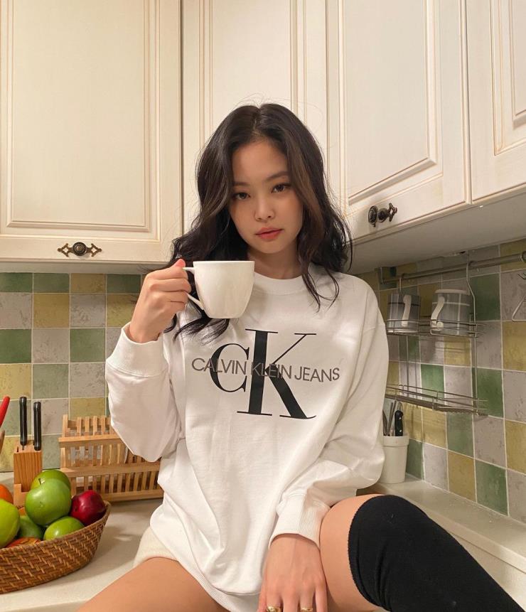 @jennierubyjane