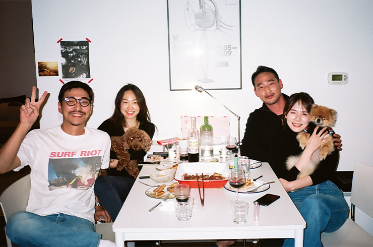 211호 클라라, 이서방 그리고 보리 형. 그들이 떠나기 전에 함께한 마지막 피자 나이트.