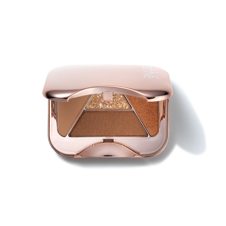 스위스 식물 성분을 바탕으로 에코 프렌들리 패키지에 담긴 실키 & 글리터 아이섀도 팔레트 어센틱 폴 인 아이즈, 01호 니어 앤 디어, 4만5천원대, Athe.