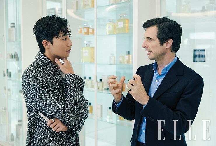 샤넬 향수 연구소에서 만난 샤넬 하우스의 조향사 올리비에 뽈쥬와 배우 박서준.