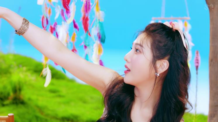 레드벨벳 <퀸덤> MV 캡처