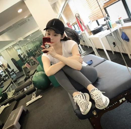 강민경 