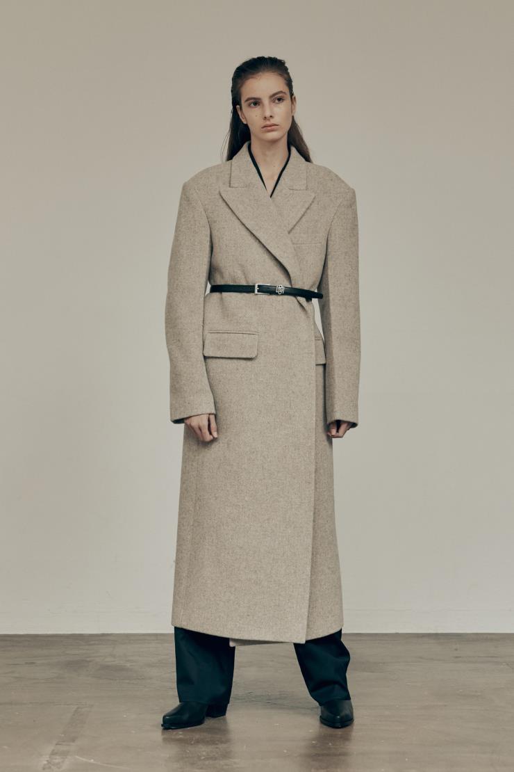 스키니한 사이즈라 활용도가 높은 로고 벨트, LOW CLASSIC